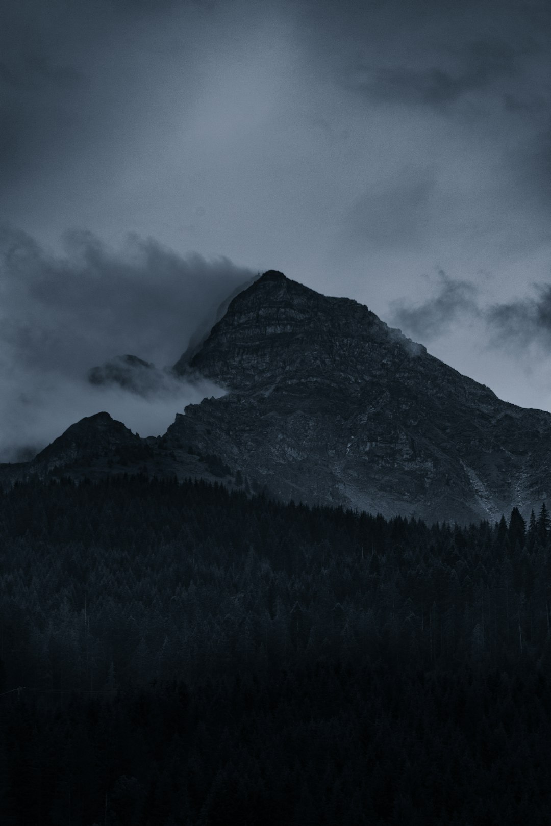 登山 天気急変 積乱雲