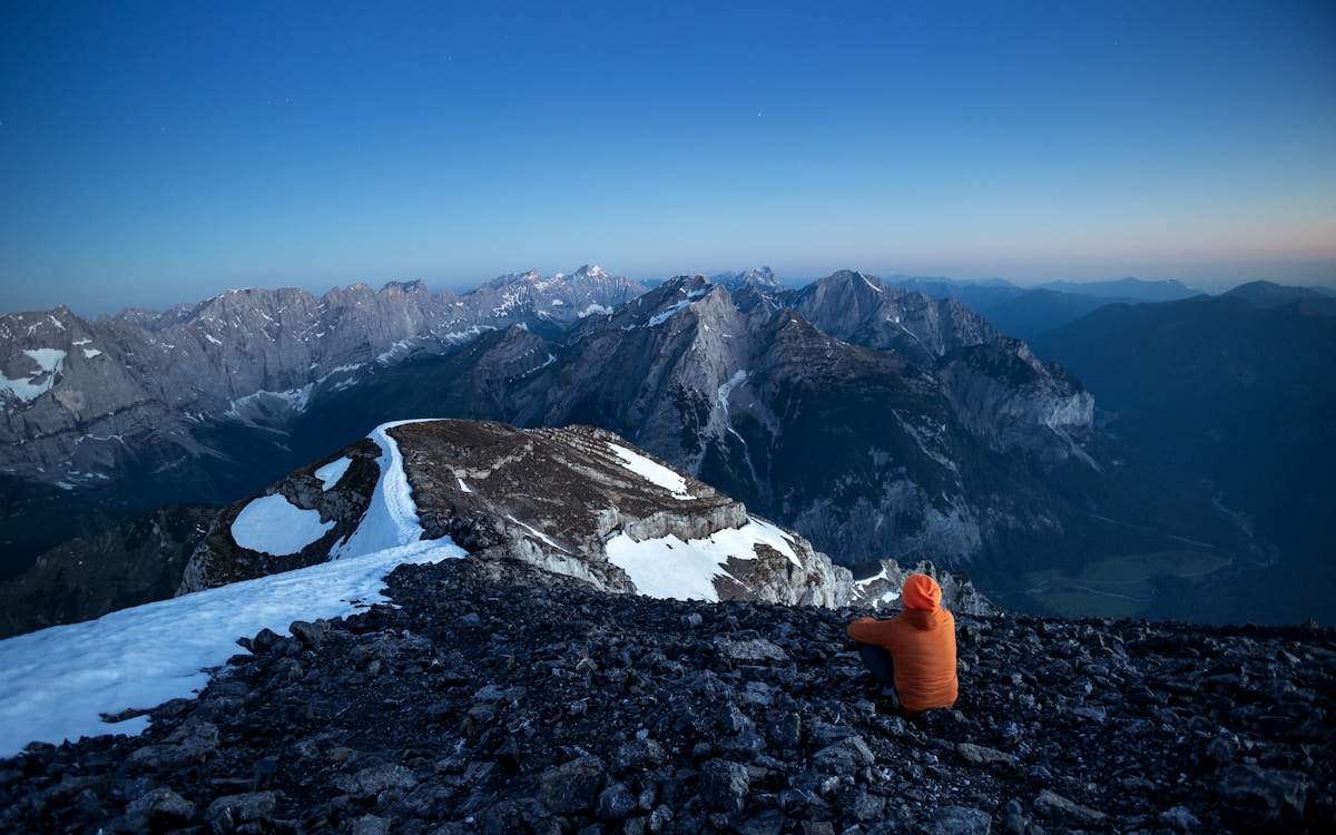 登山 山頂 50代