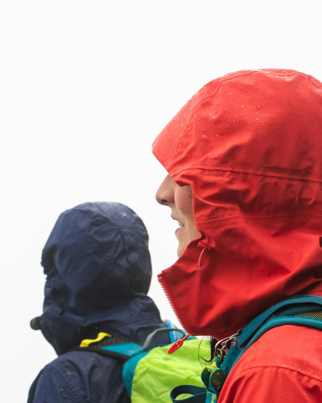 雨の登山でのレインウェア着用