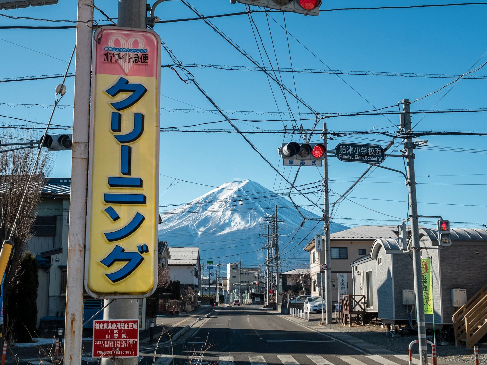 富士山の登山ルートの道標と道