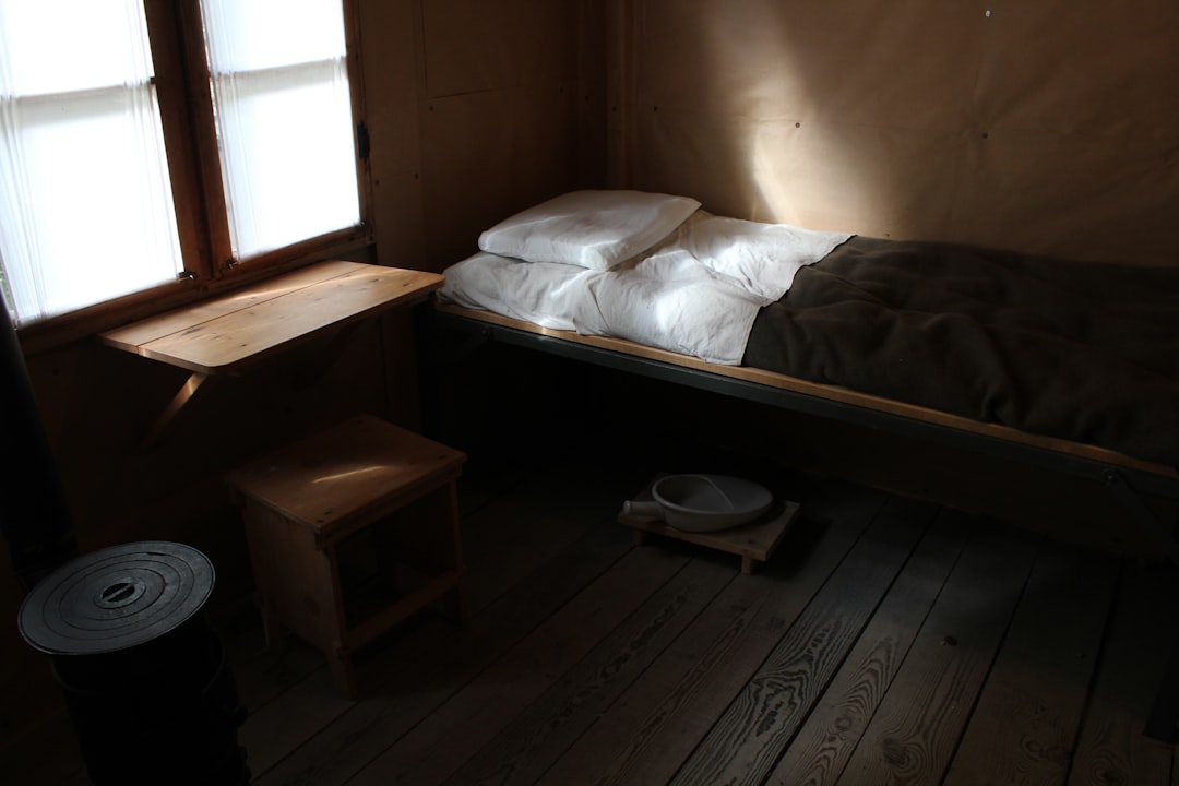 窓辺のベッド