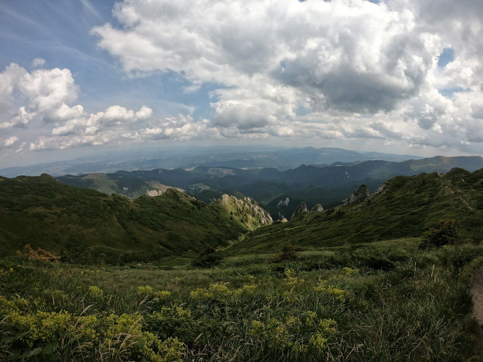 お盆の登山で警戒したい午後の雲の発達