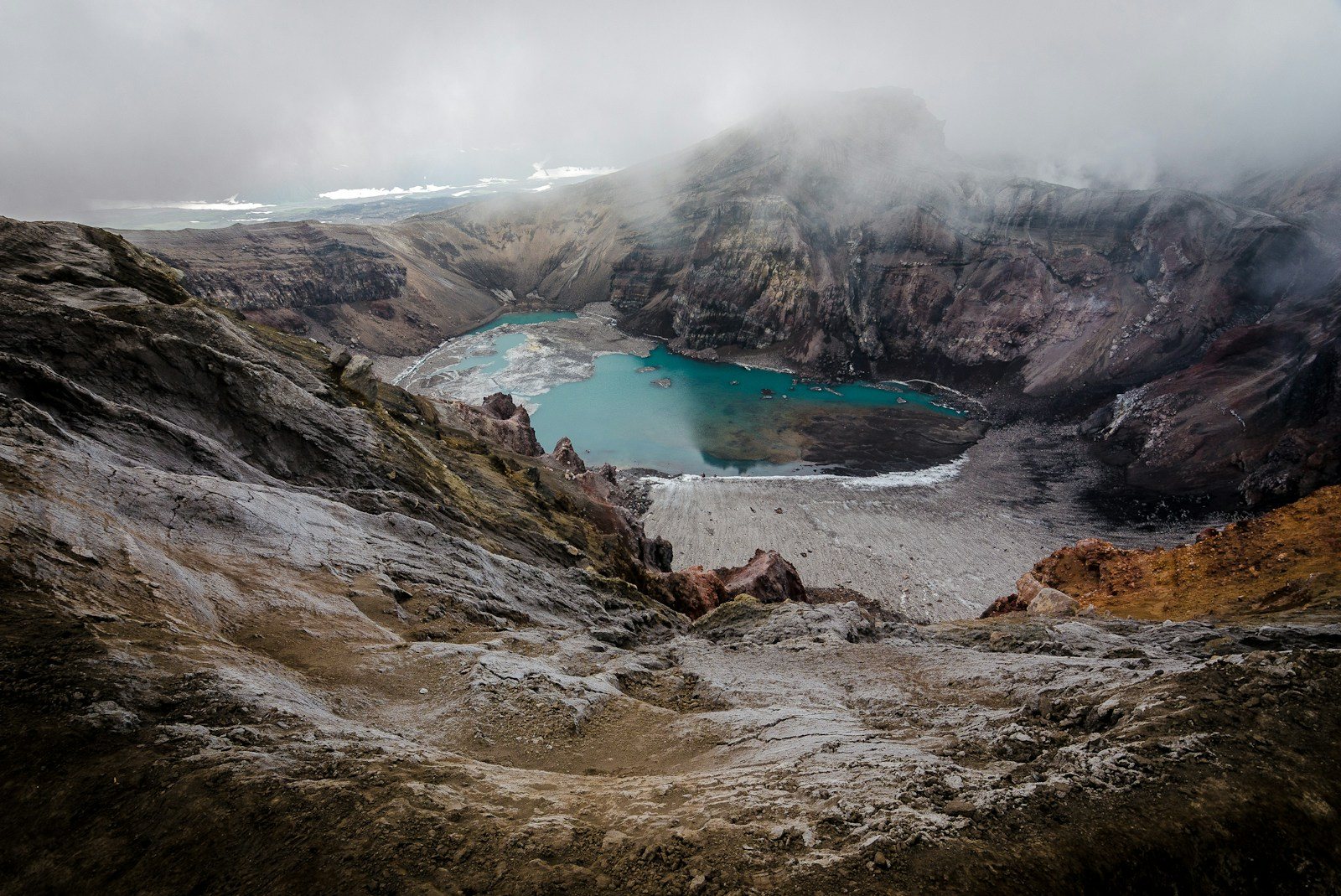 草木の少ない火山性の斜面