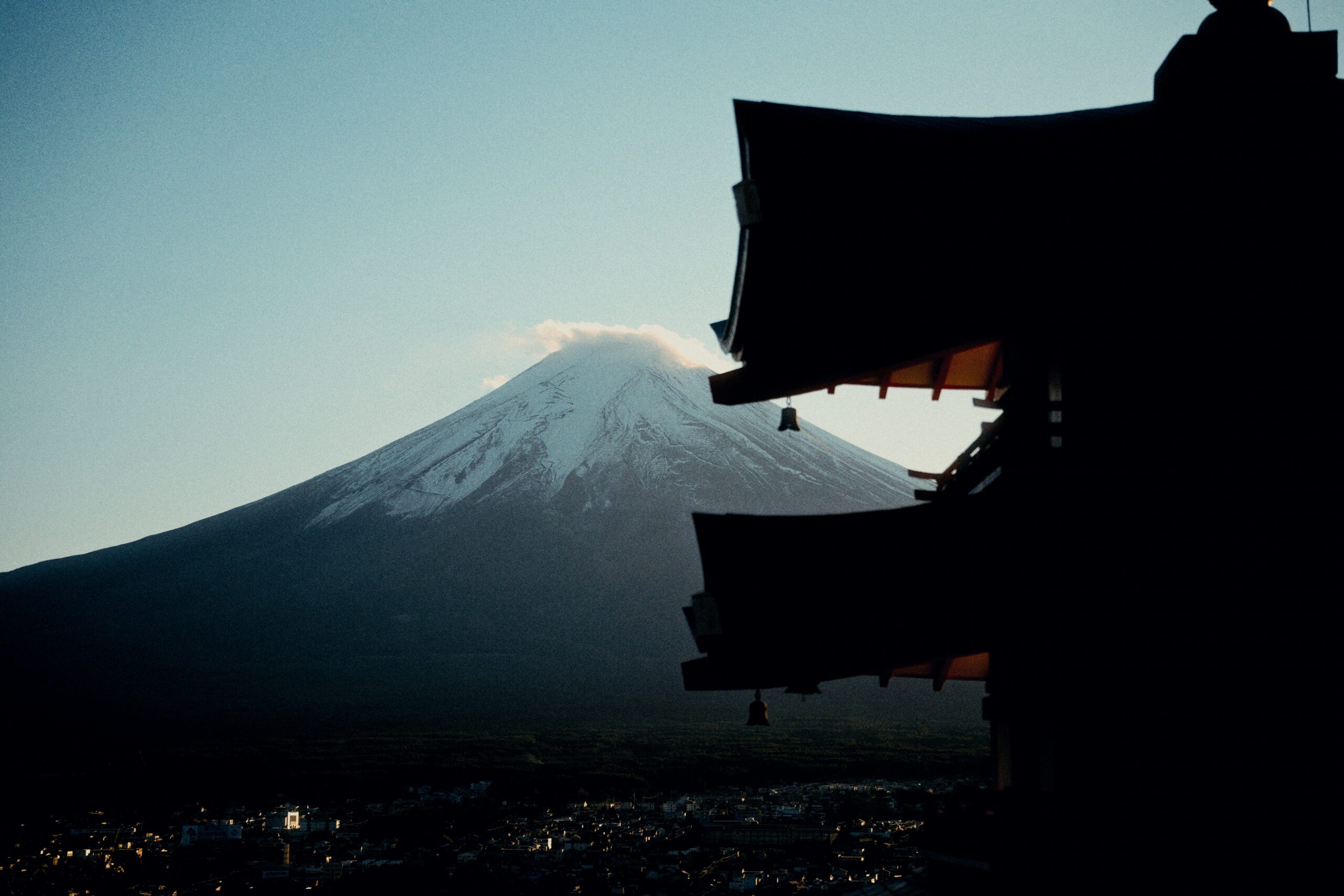 三つ峠から望む富士山と雲海