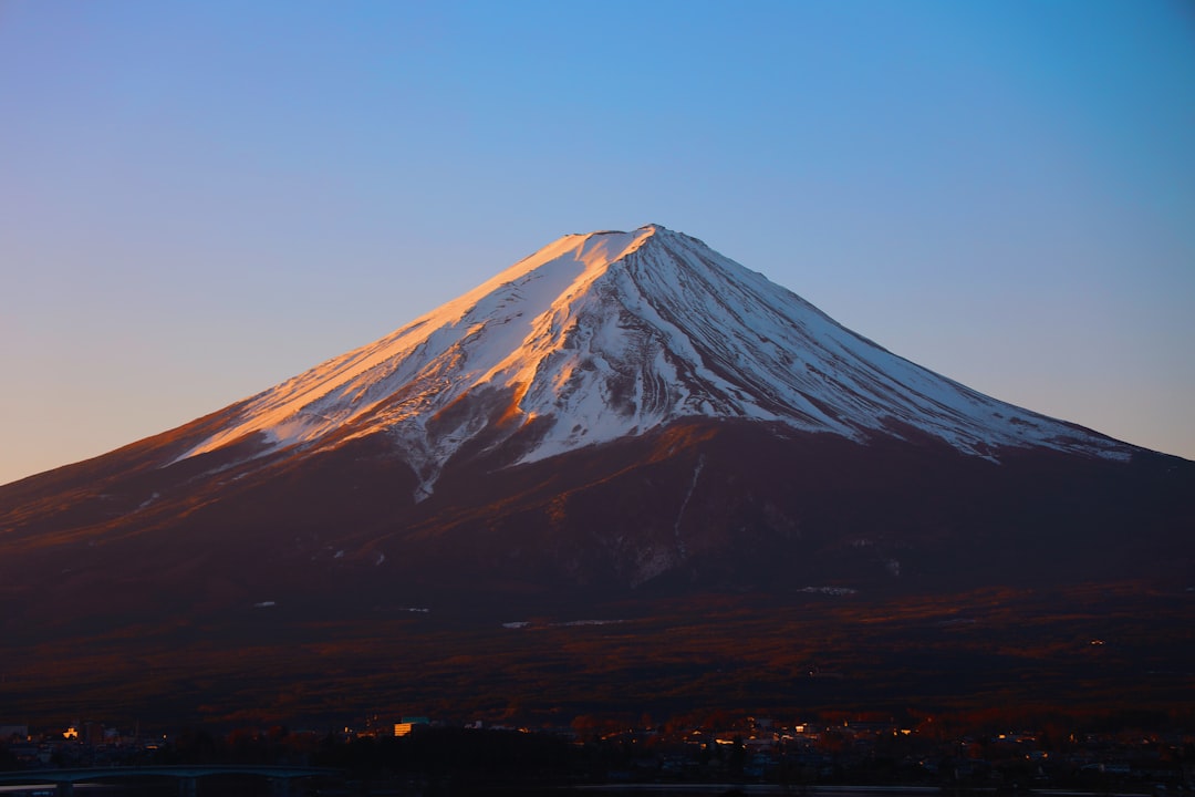 末広がりの美しい山容の伯耆大山